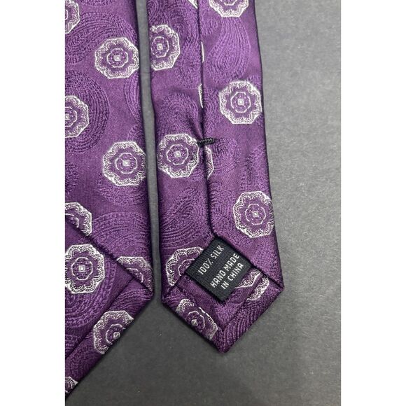 Jos. A. Bank Signature Collection Purple Silk Medallion/ Paisley Tie – Luxury - Picture 3 of 4